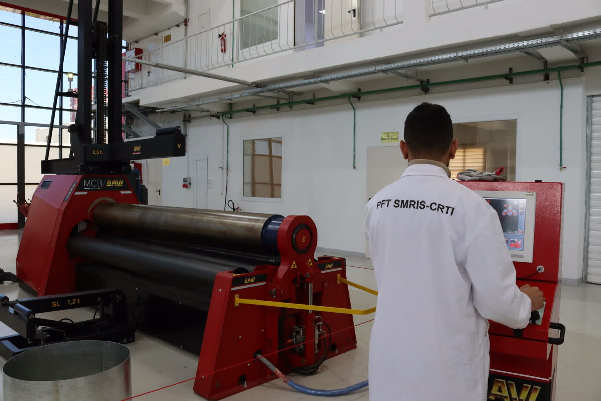 Opérateur sur la rouleuse MCB DAVI